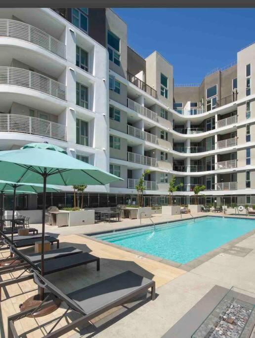 Апартаменты Relax On Wilshire With A View Лос-Анджелес Экстерьер фото