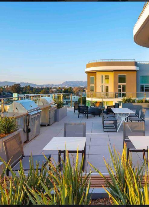Апартаменты Relax On Wilshire With A View Лос-Анджелес Экстерьер фото